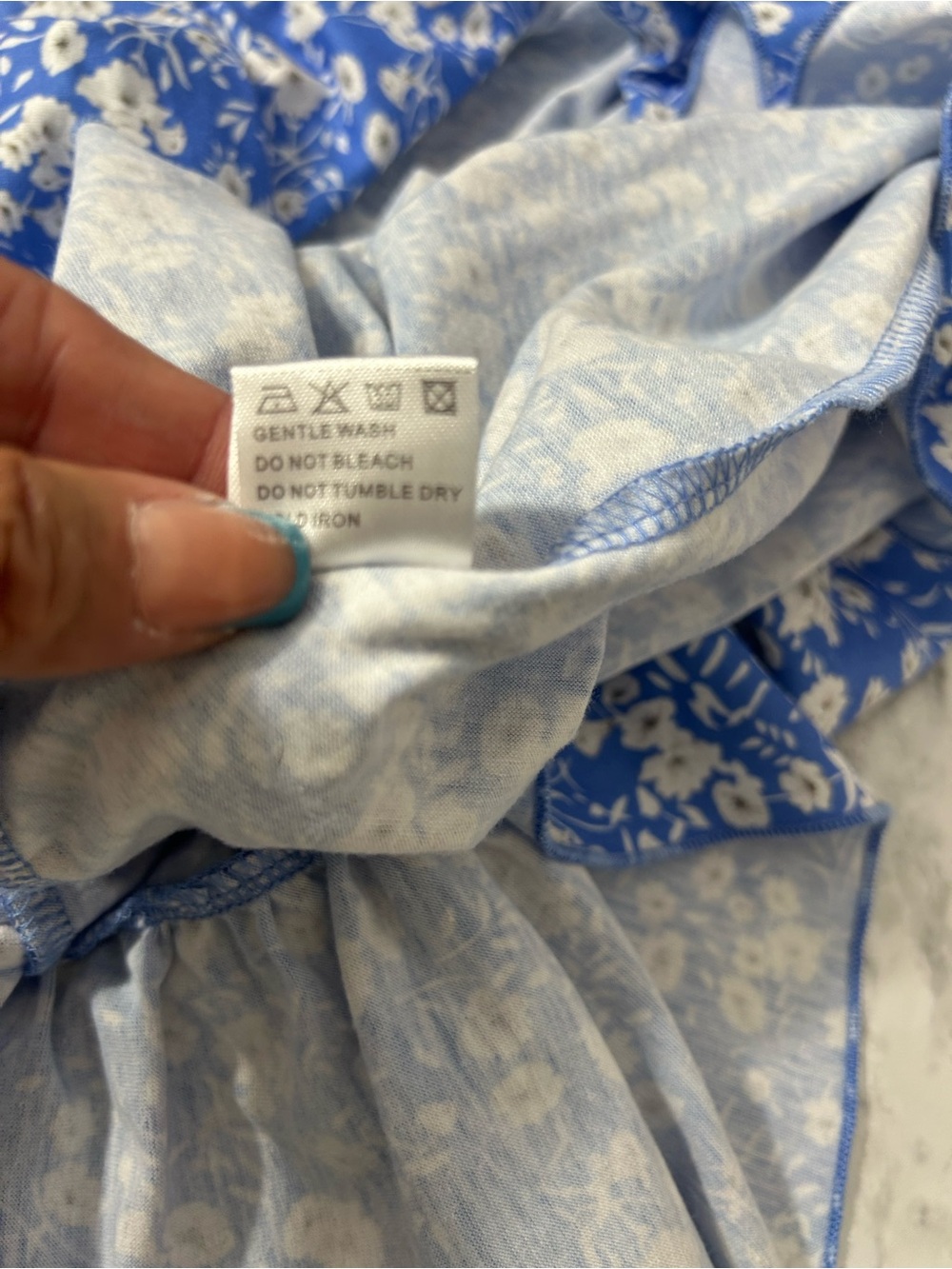 Torary Blue and White Floral V-Neck Dress
59 - Picture 9 of 9